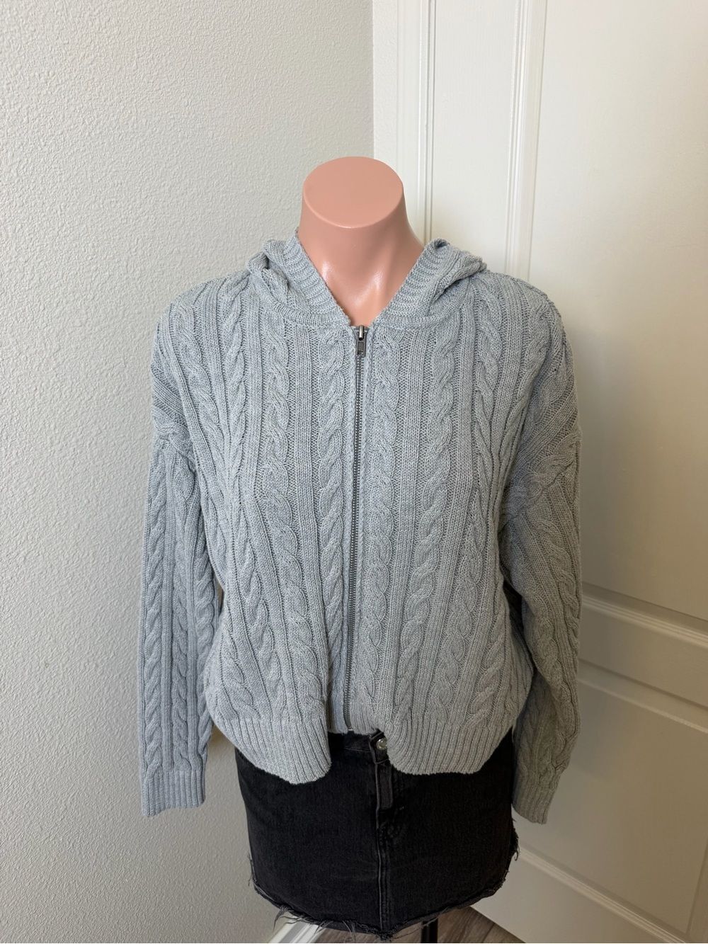 RSQ Light Gray Cable-Knit Zip Hoodie Sz S